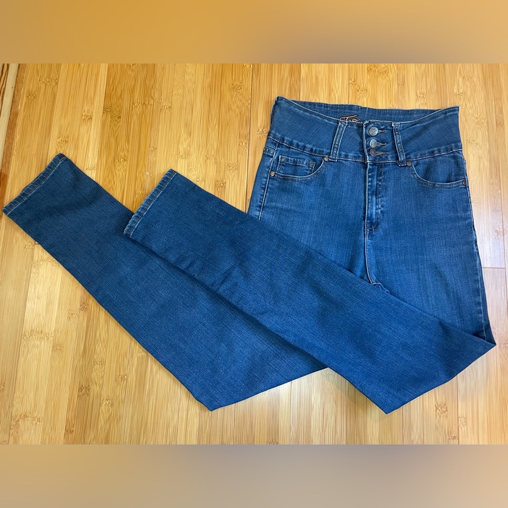 Tatyana High Rise Stretch Jeans With 🍸 Martini Glass Stitching on Pockets